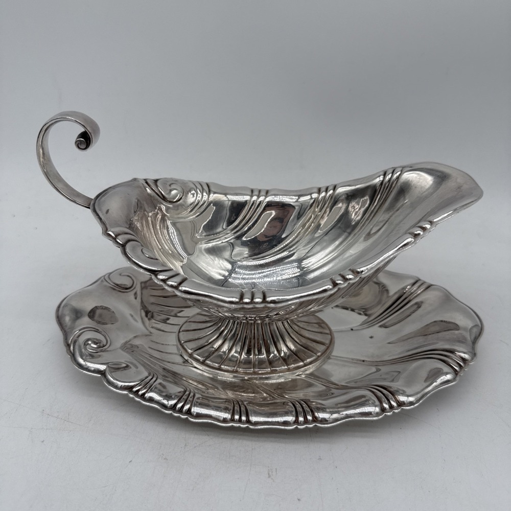 Vintage Silver Plate Gravy/Sauce Boat Pedestal Base C Shaped Handle